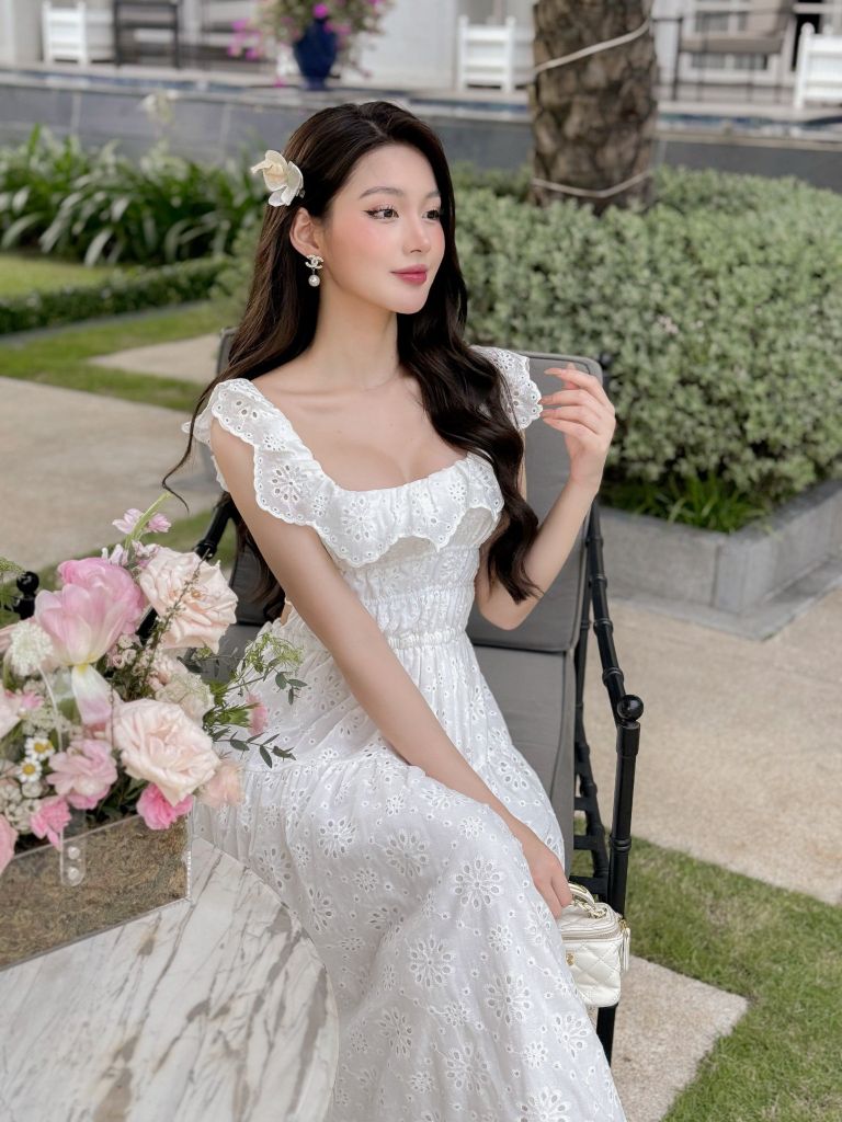 Đầm thiết kế maxi trắng dài phong cách tiểu thư