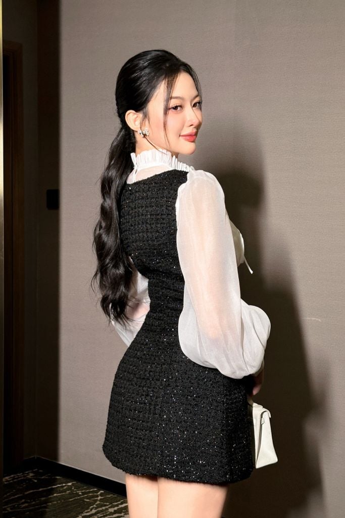 Set áo tơ tay dài phối chân váy tweed