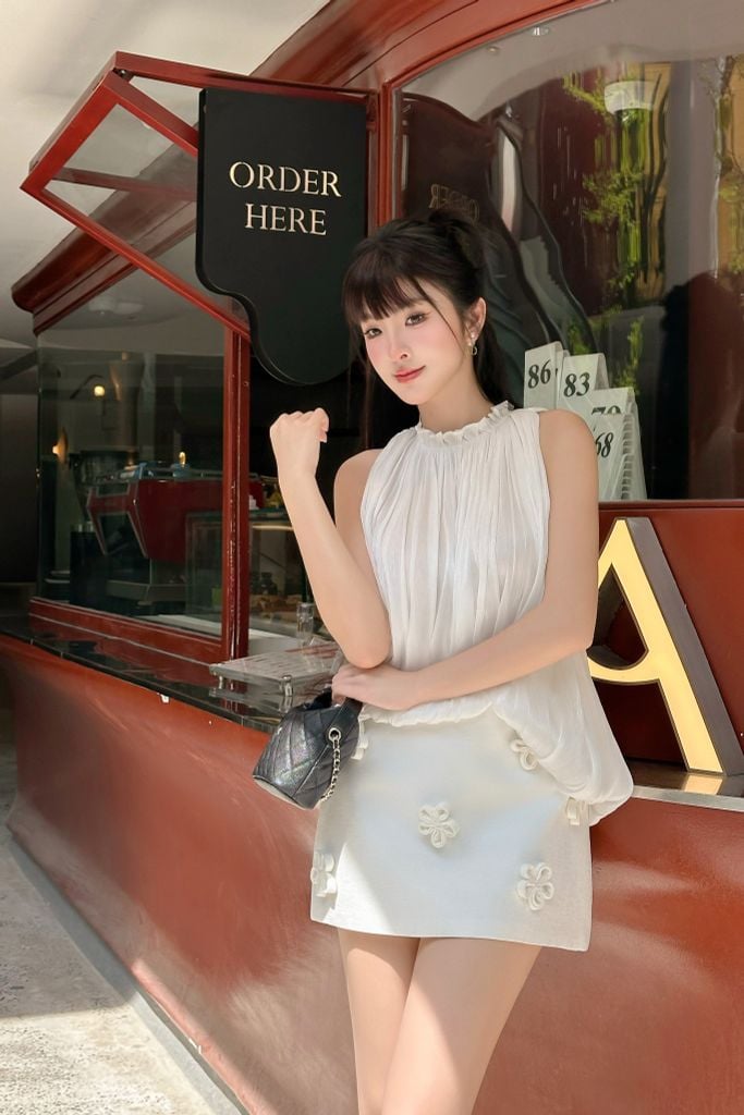 Set áo tơ gân phối chân váy đính hoa
