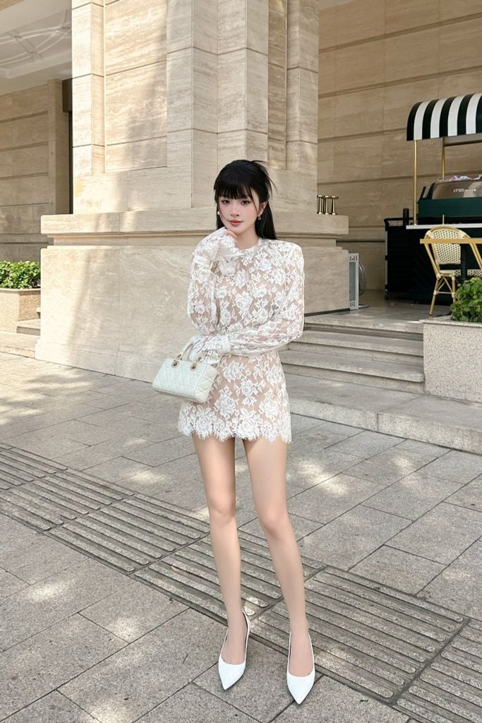 Set áo ren hoa tay dài phối quần chân váy