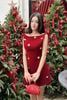 Đầm nhung đỏ đính cườm