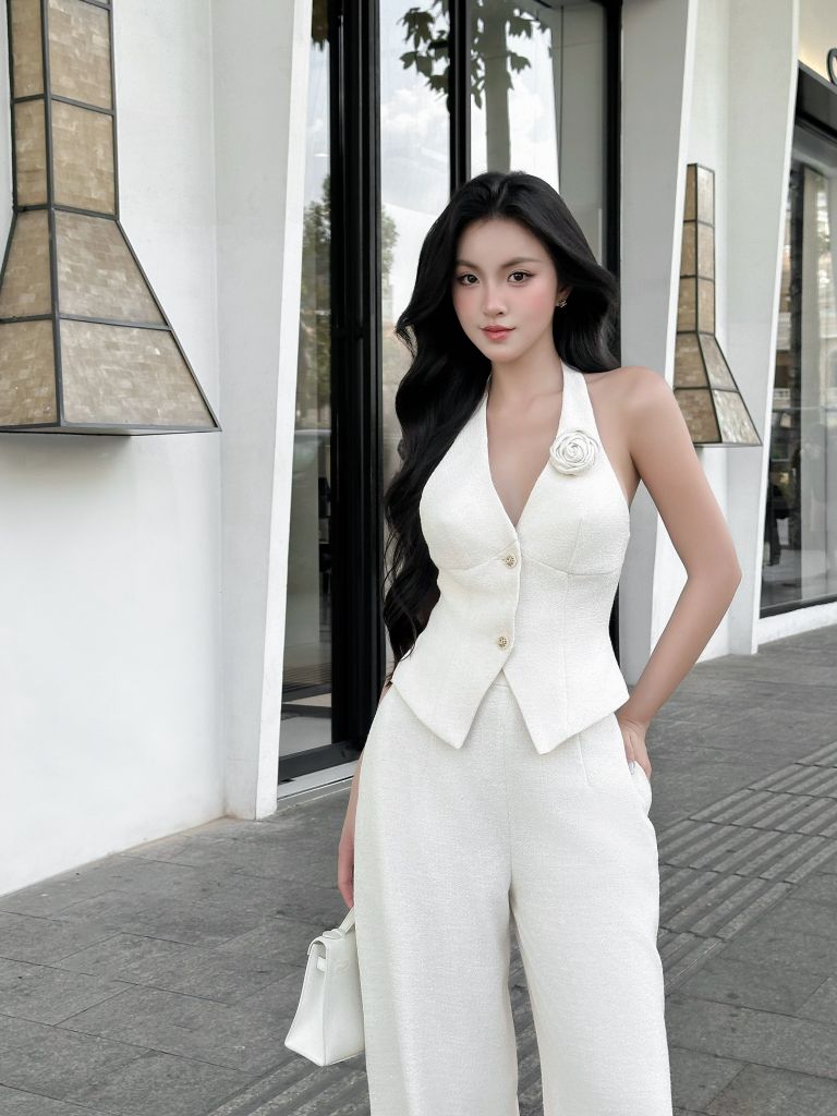 Set áo vest cổ yếm hở lưng phối quần suông dài sang chảnh