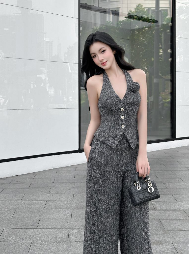 Set áo vest cổ yếm hở lưng phối quần suông dài sang chảnh