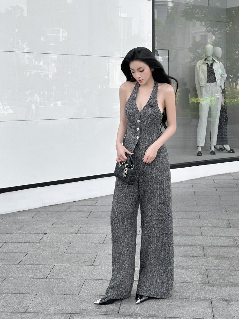 Set áo vest cổ yếm hở lưng phối quần suông dài sang chảnh