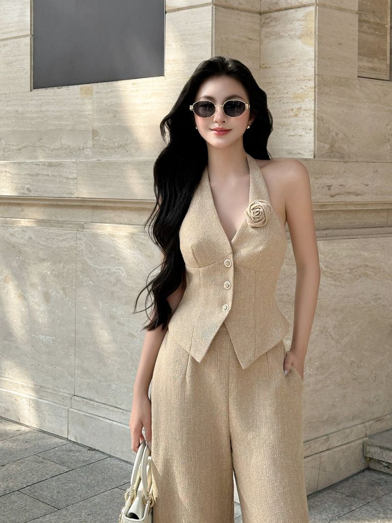 Set áo vest cổ yếm hở lưng phối quần suông dài sang chảnh