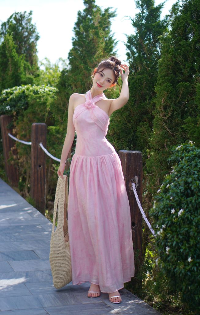 Đầm maxi cổ chéo đính hoa