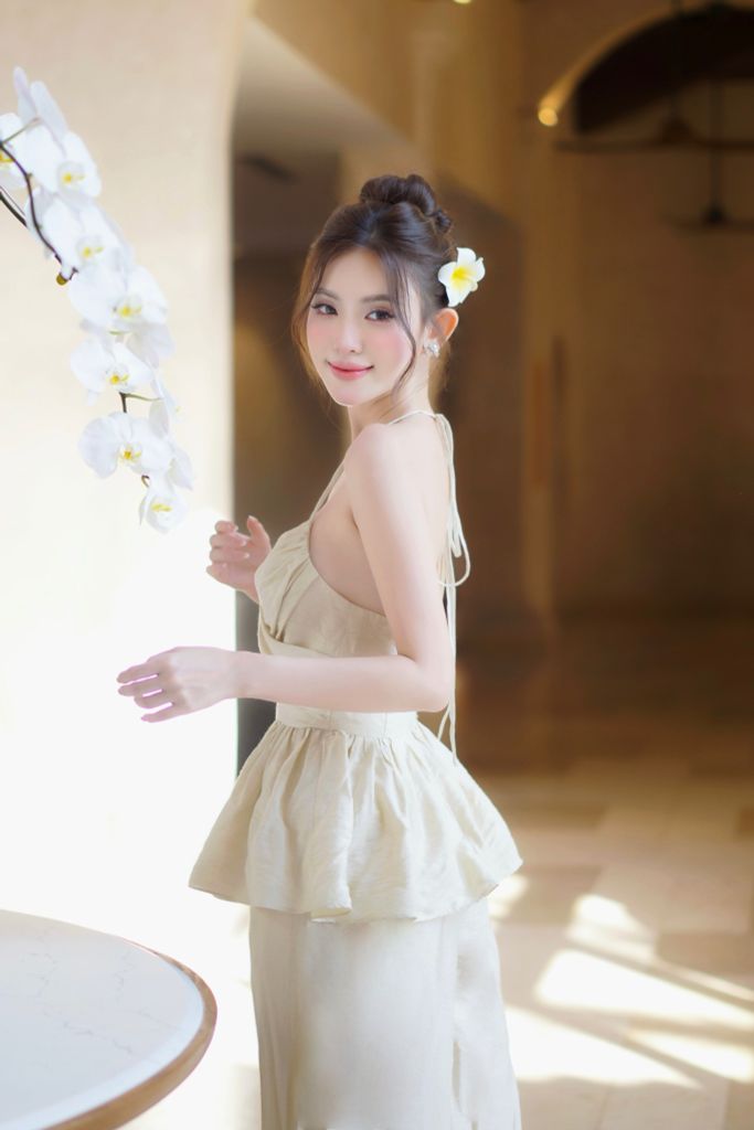 Set áo linen hai dây phối quần suông