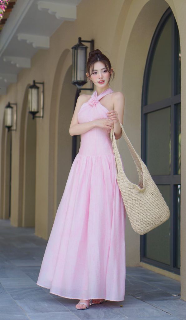 Đầm maxi cổ chéo đính hoa