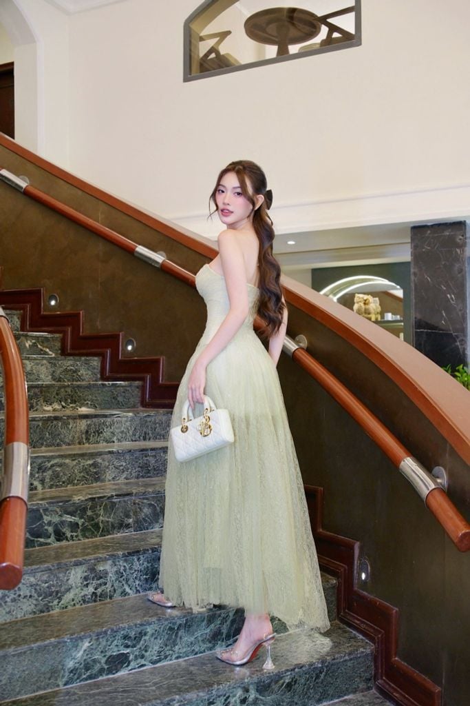 Đầm xoè cúp ngực lưới kim sa