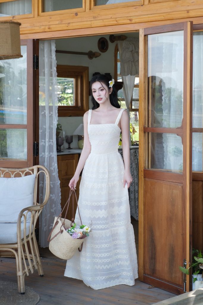 Đầm maxi thêu đồng tiền