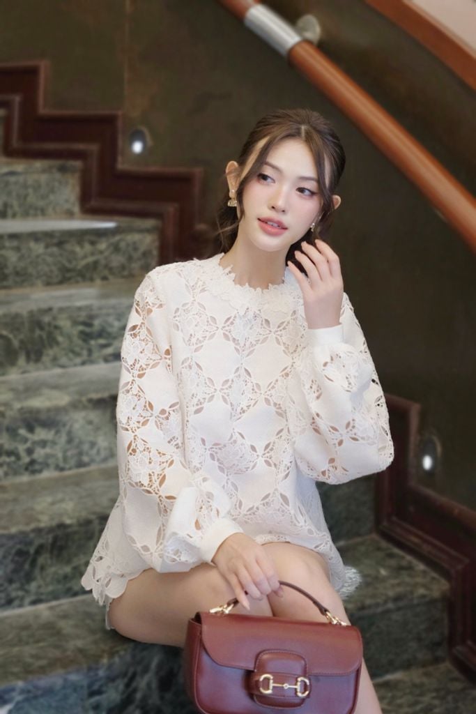 Set áo ren hoa 3D tay dài phối quần short