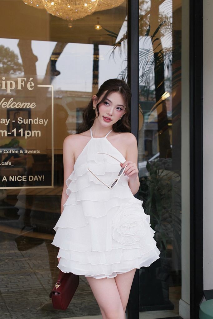 Áo cổ yếm phối quần short