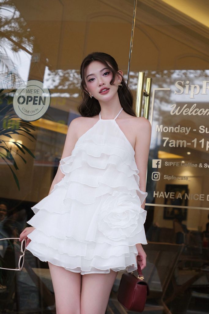 Áo cổ yếm phối quần short
