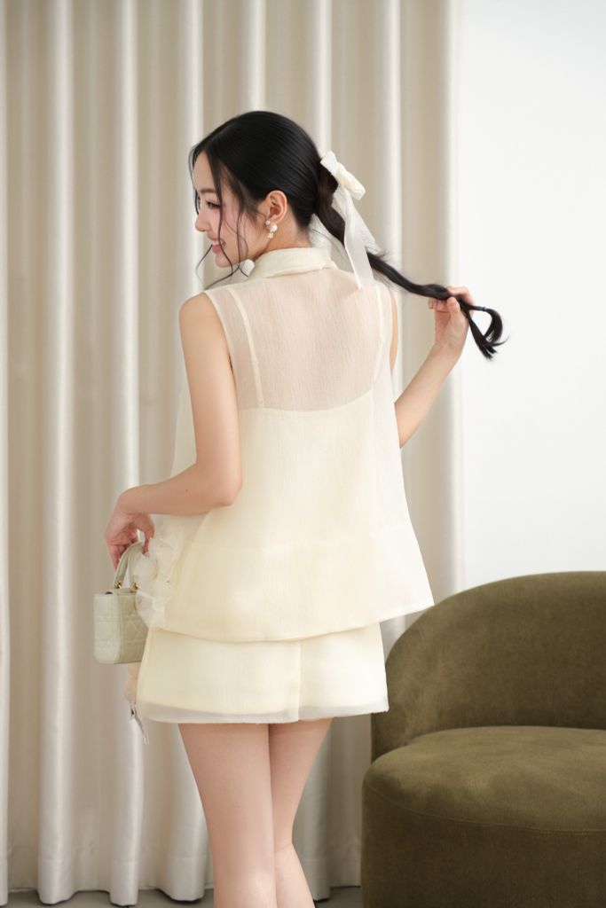 Set đồ sơ mi sát nách phối áo dây & chân váy ôm