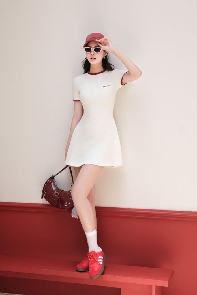 Đầm thun ngắn viền đỏ