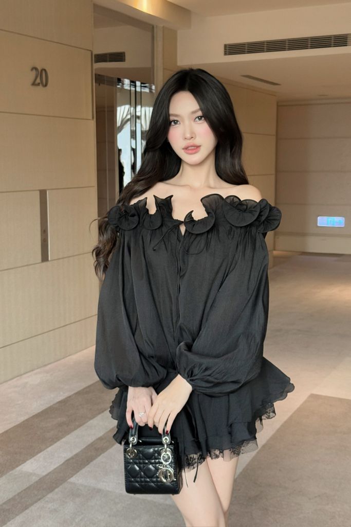 Đầm cổ sóng bèo tầng dáng ngắn