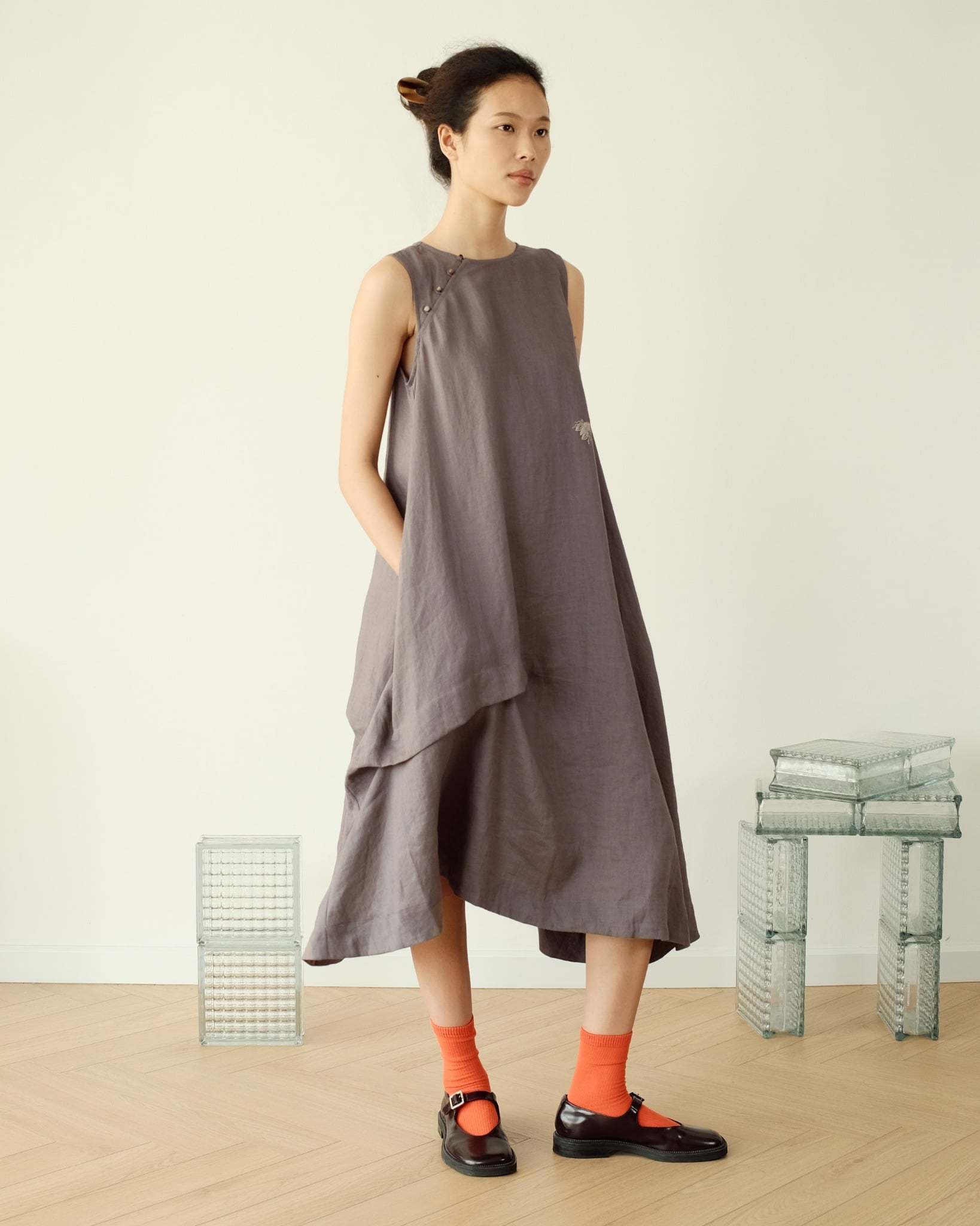 Đầm Linen Mây Tùng Xoè Thêu Tay - Cloudy Dress-chính diện mặt trước