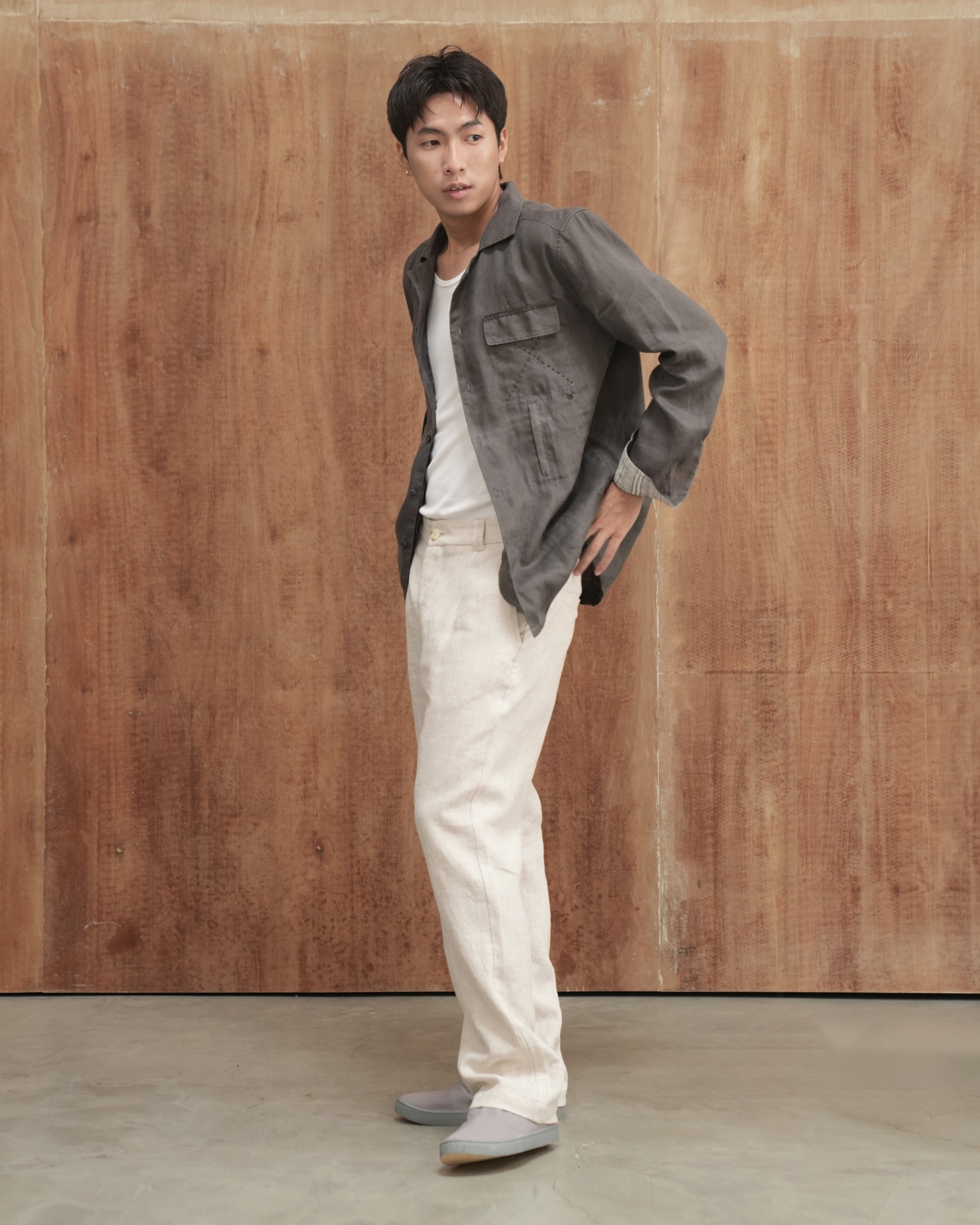 Thông - Hand Embroidery Pocket Patched Linen Shirt main image 1