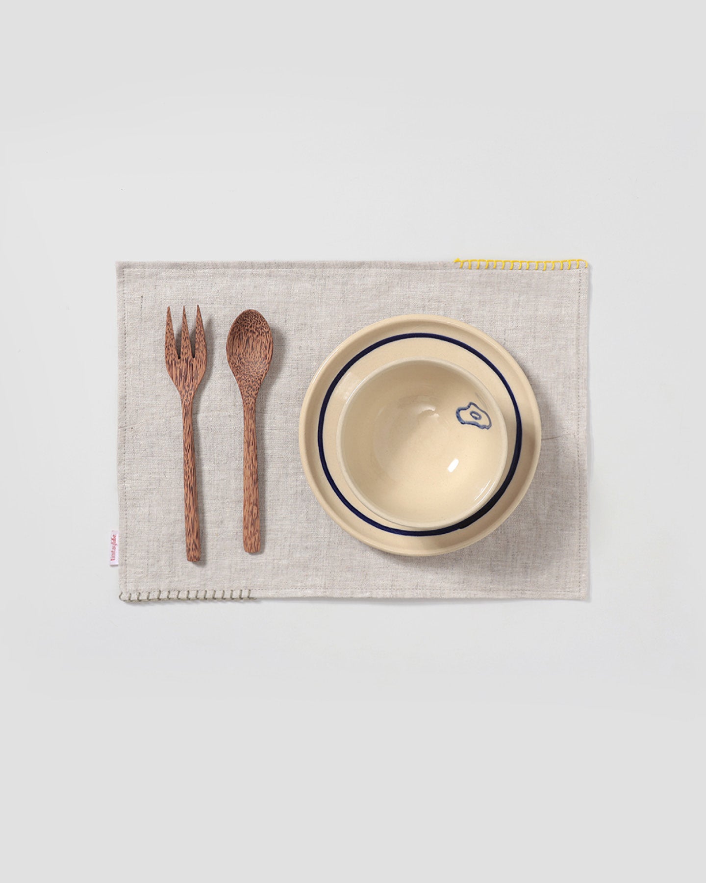 Khăn lót chén dĩa thêu tay - Place mat main image 1