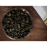 Trà Olong Cầu Đất Viên Lớn  - Hộp Thiếc 200Gr - Chè Được Thu Hái Thủ Công Từ Vùng Nguyên Liệu Nổi Tiếng - Loại 1