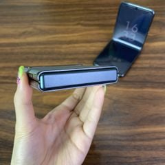 Điện thoại Motorola Razr 40 5G (2023) - Snapdragon 7 Gen 1 màn gập AMOLED 144Hz