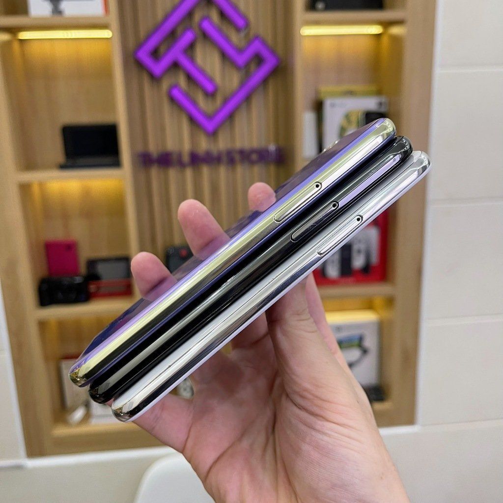 Điện thoại Sharp Aquos R (SHV39) Màn 2K - Snap 835 Ram 4G+64G