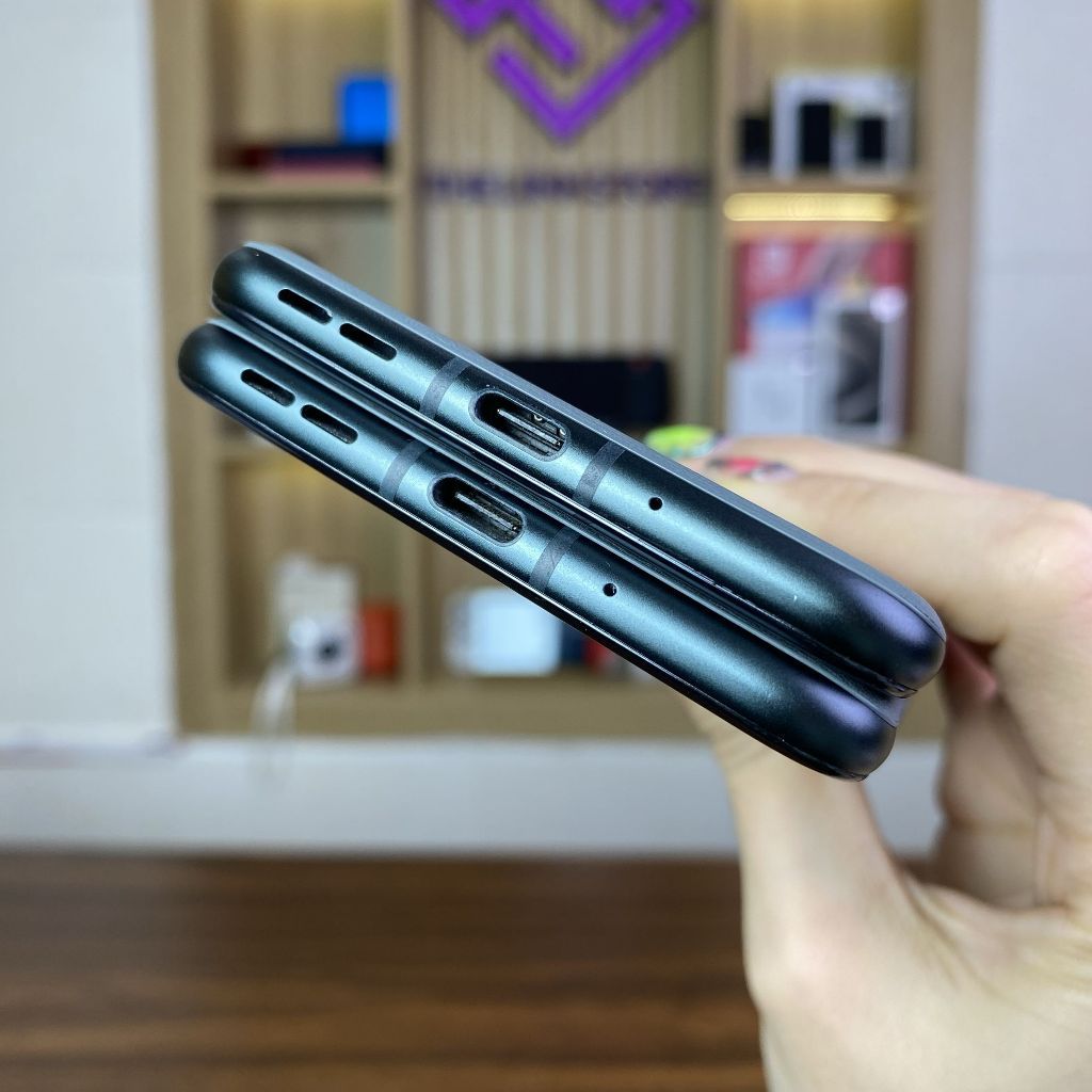 Điện thoại Motorola Razr 40 5G (2023) - Snapdragon 7 Gen 1 màn gập AMOLED 144Hz