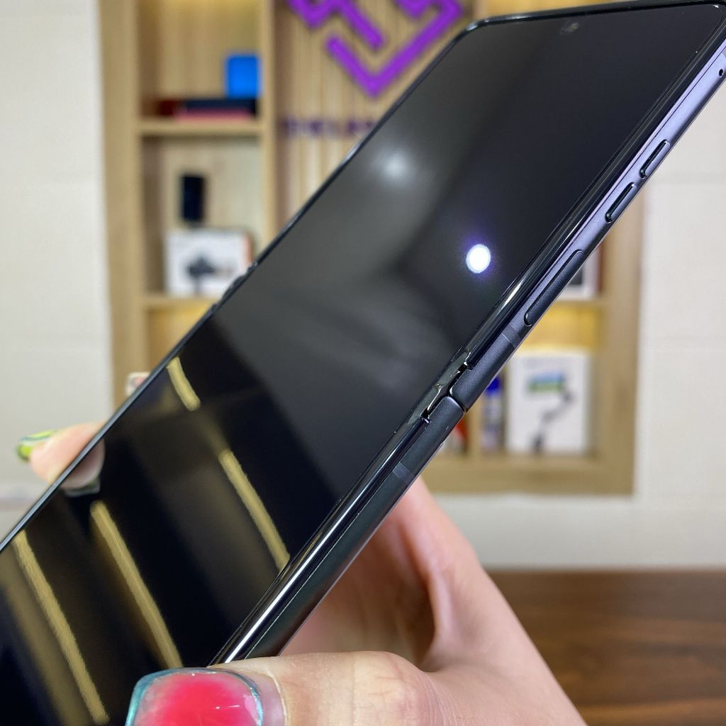 Điện thoại Motorola Razr 40 5G (2023) - Snapdragon 7 Gen 1 màn gập AMOLED 144Hz