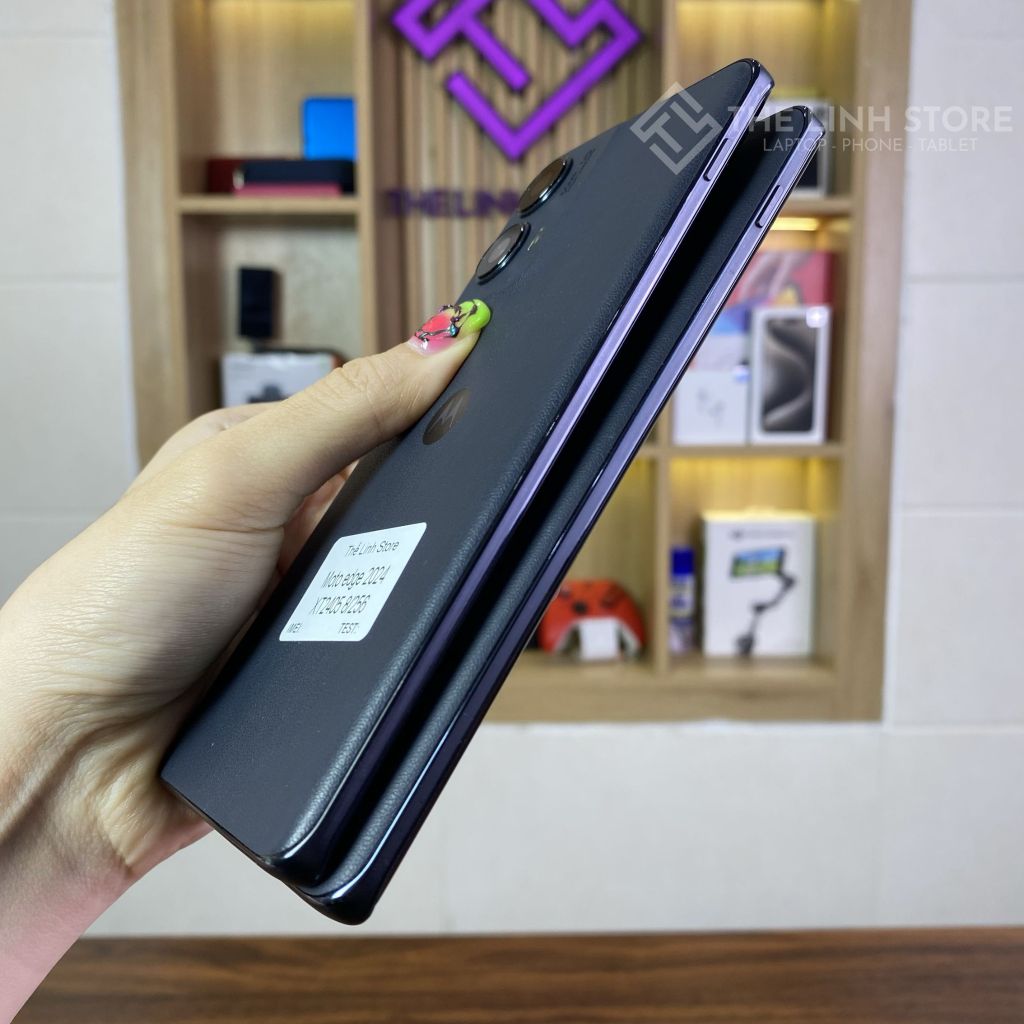 Điện thoại Motorola Moto EDGE (2024) XT2405 - Snapdragon 7s Gen 2 màn P-OLED 144Hz