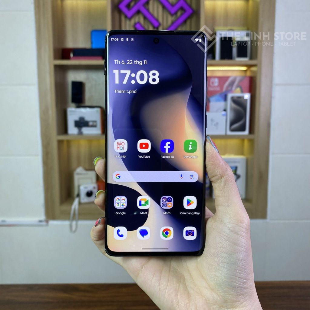 Điện thoại Motorola Moto EDGE (2024) XT2405 - Snapdragon 7s Gen 2 màn P-OLED 144Hz