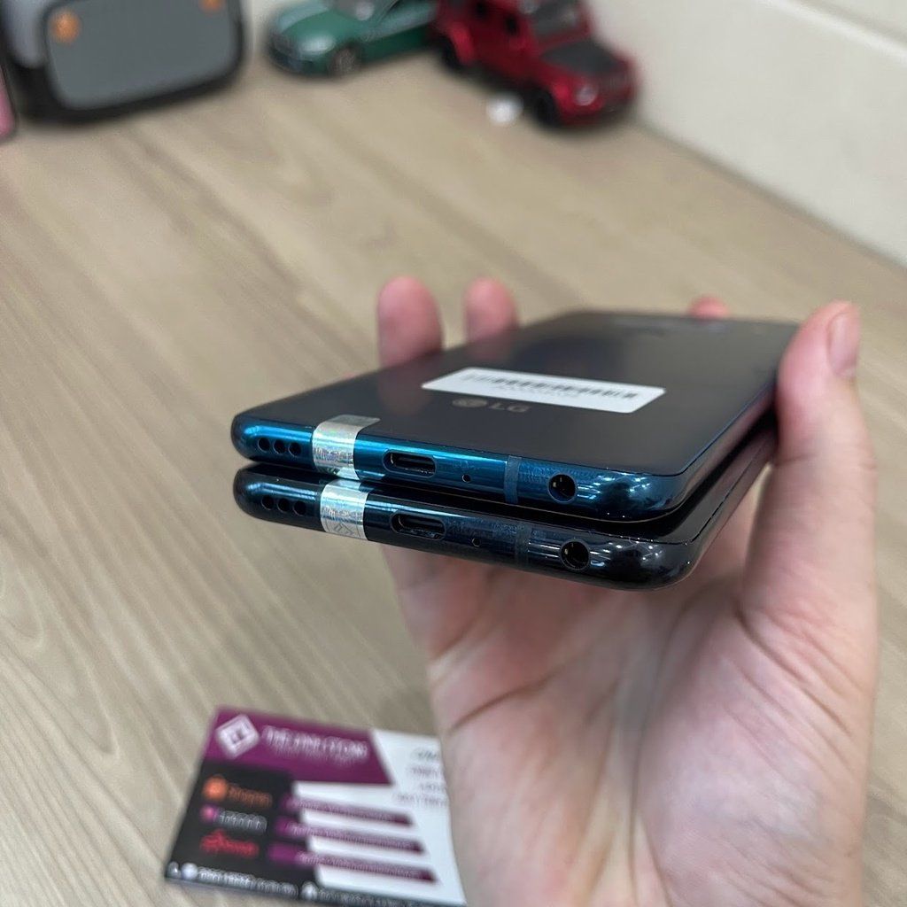 Điện thoại LG V40 ThinQ màn P-OLED 2K - Snap 845 Ram 6G