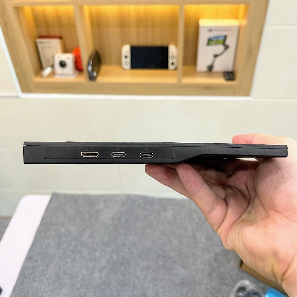 Màn hình di động 11 inch FullHD vỏ Polycarbonate mỏng nhẹ có Type-C ThunderBolt