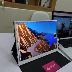 Màn hình di động 13.5 inch 2.2K (2256x1504p) 100%sRGB TypeC ThunderBolt - tỉ lệ 3:2 chuẩn của Surface Laptop
