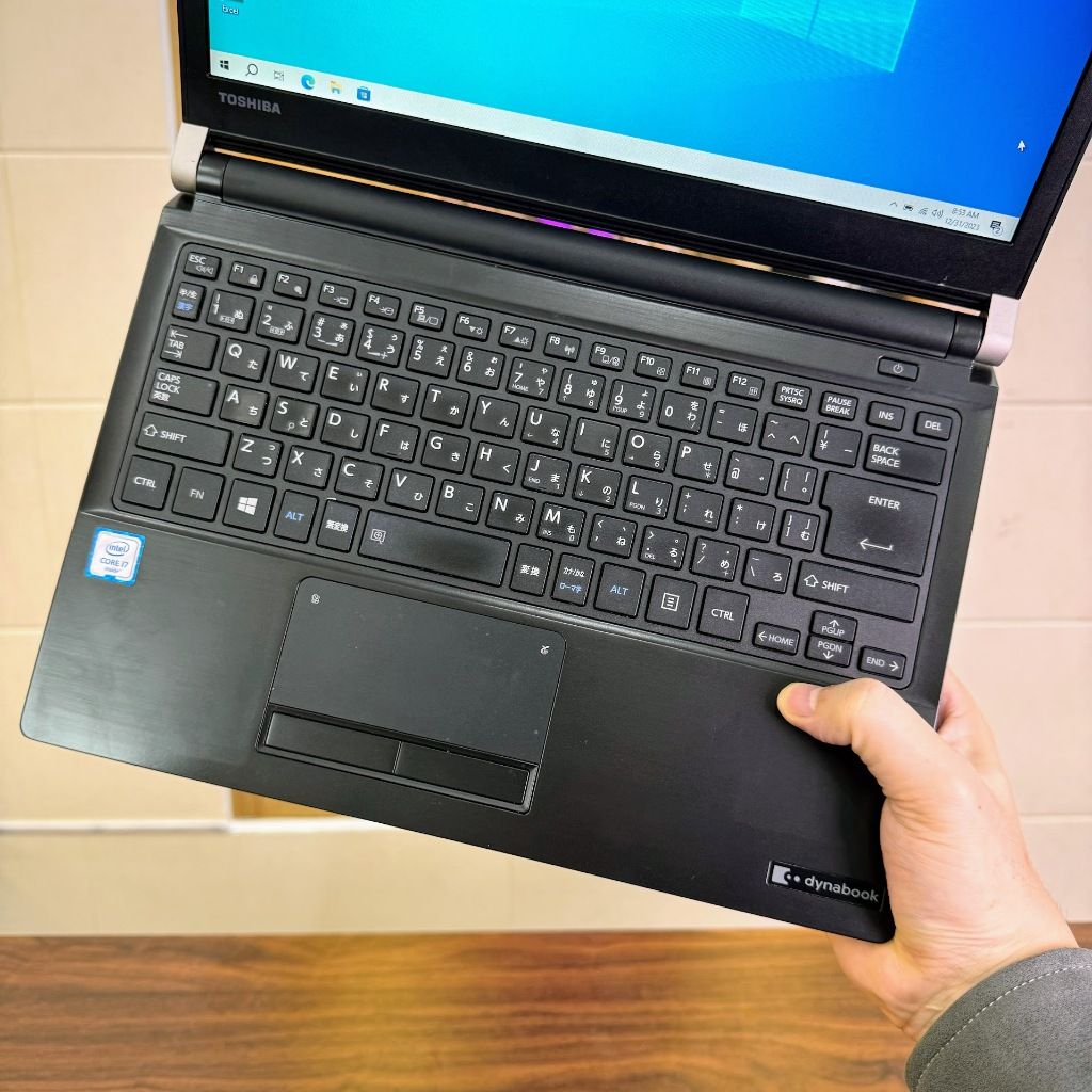 Laptop Toshiba Dynabook R73 Core i7 6600u Ram 8G 256G SSD - Màn 13.3 inch mỏng nhẹ