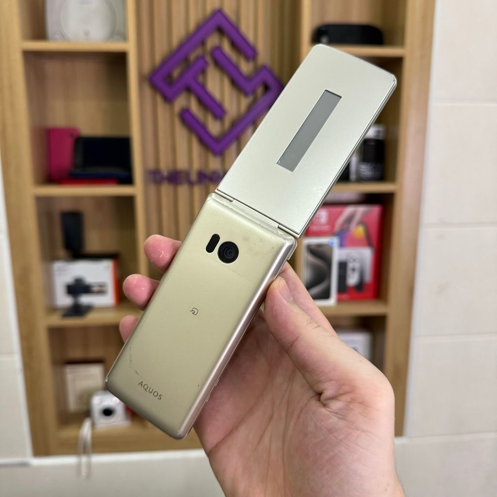 Điện thoại nắp gập Sharp Aquos SH02L có WIFI 4G - Android 8.1