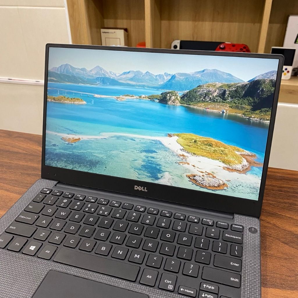 Laptop Dell XPS 9360 Core i7 8550u Ram 16G SSD 512G - Màn 13.3 FullHD IPS