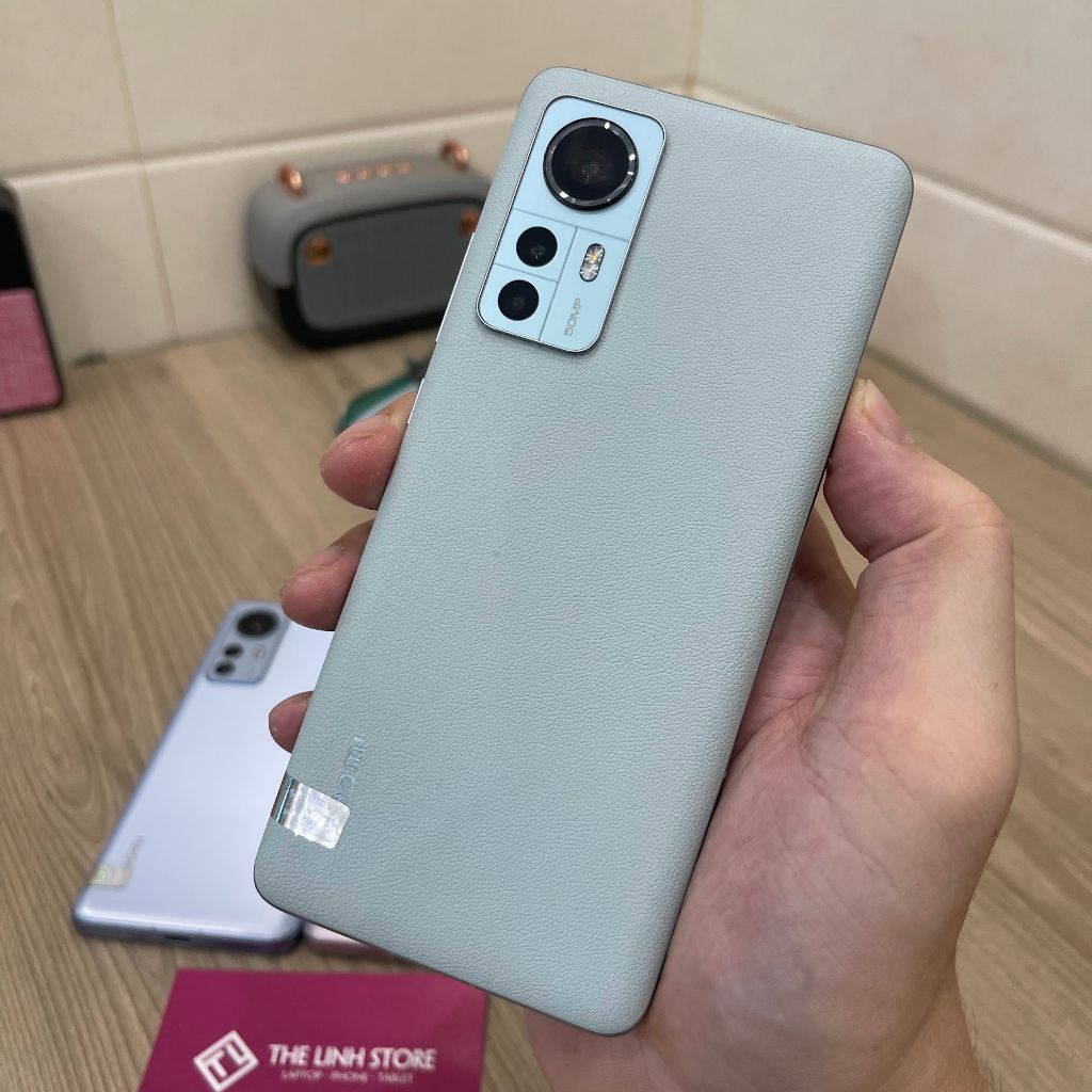 Điện thoại Xiaomi Mi 12 màn AMOLED 120Hz - Snap 8 Gen 1