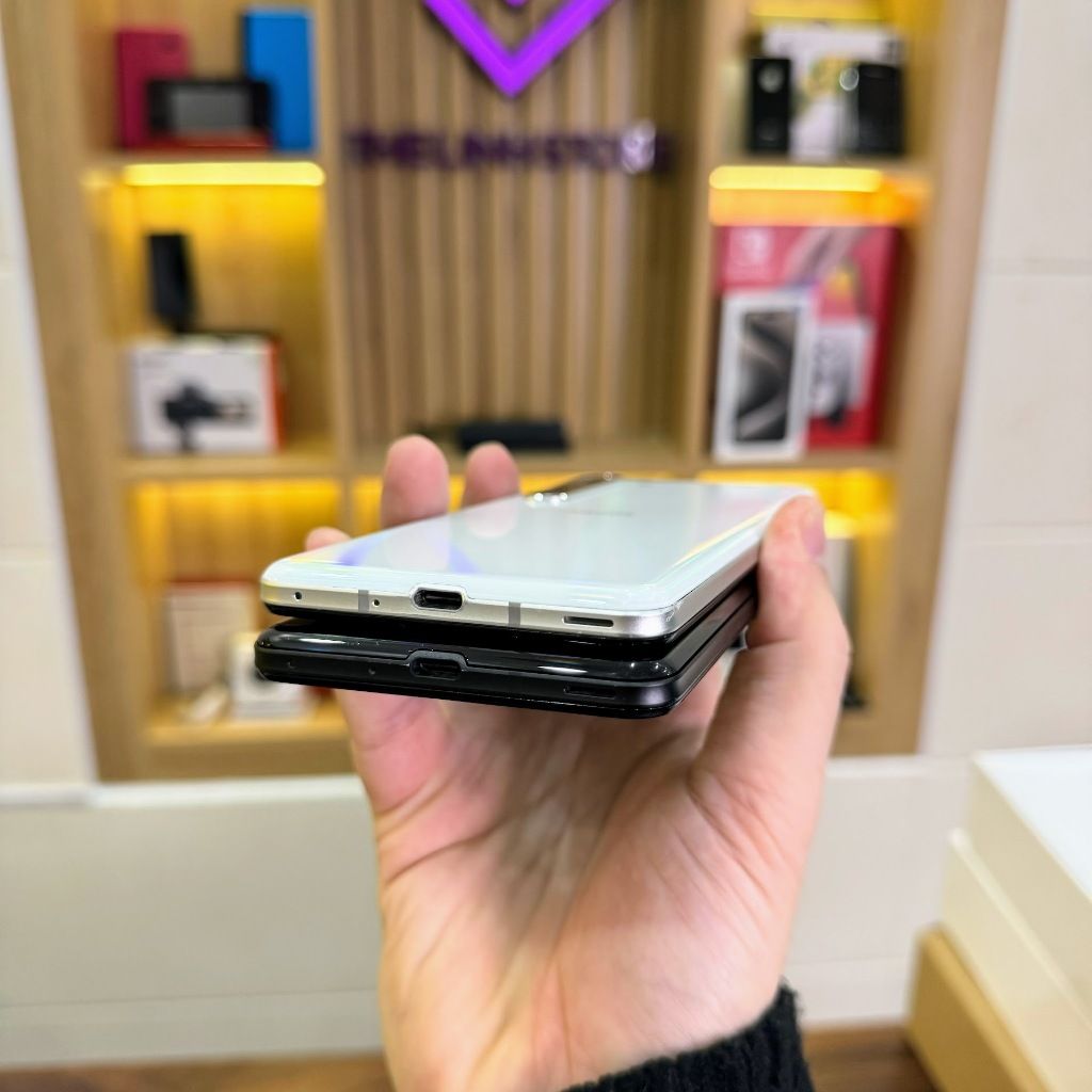 Điện thoại Sharp Aquos R5G màn 120Hz 2K - Snapdragon 865 ram 12G 256G