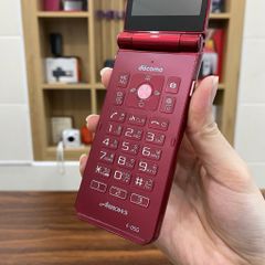 Điện thoại nắp gập Fujitsu Arrow F05G hỗ trợ 3G - Có màn phụ Thiết kế đẹp