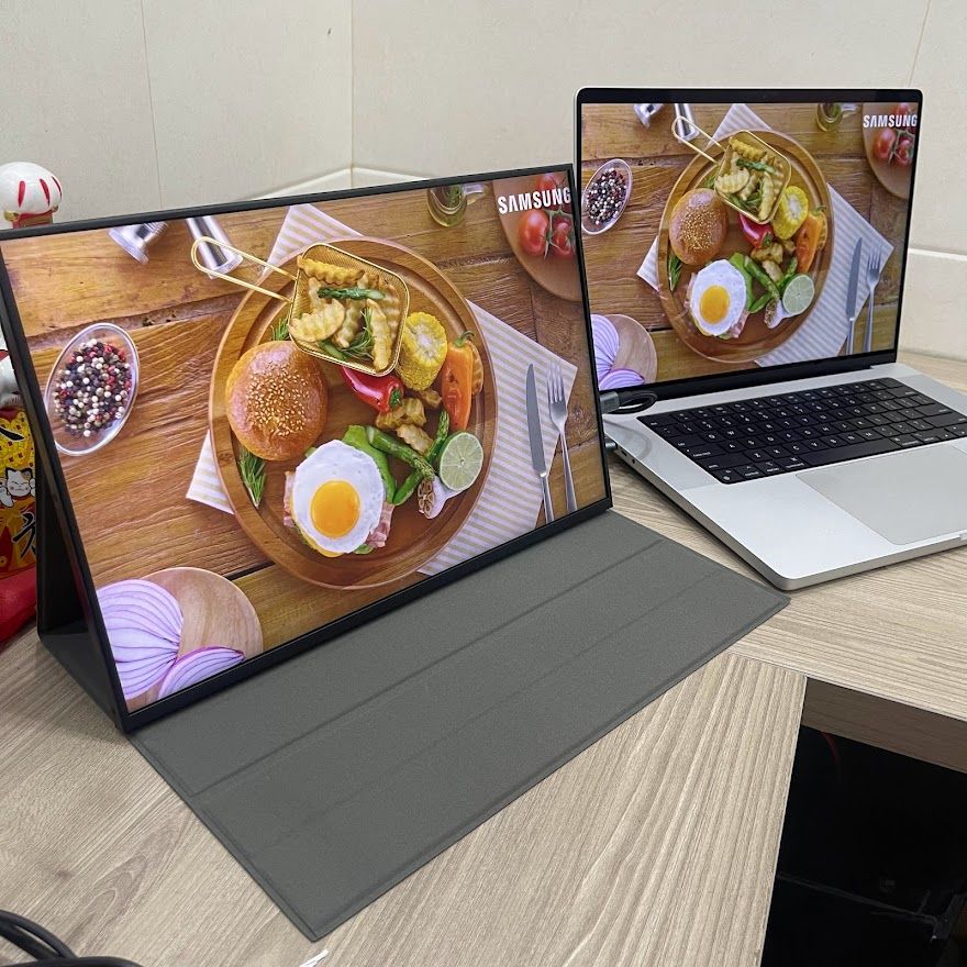 Màn hình di động 15 inch bản 100%sRGB tỉ lệ 16:10 2.5K 144Hz có MiniDP Thunderbolt