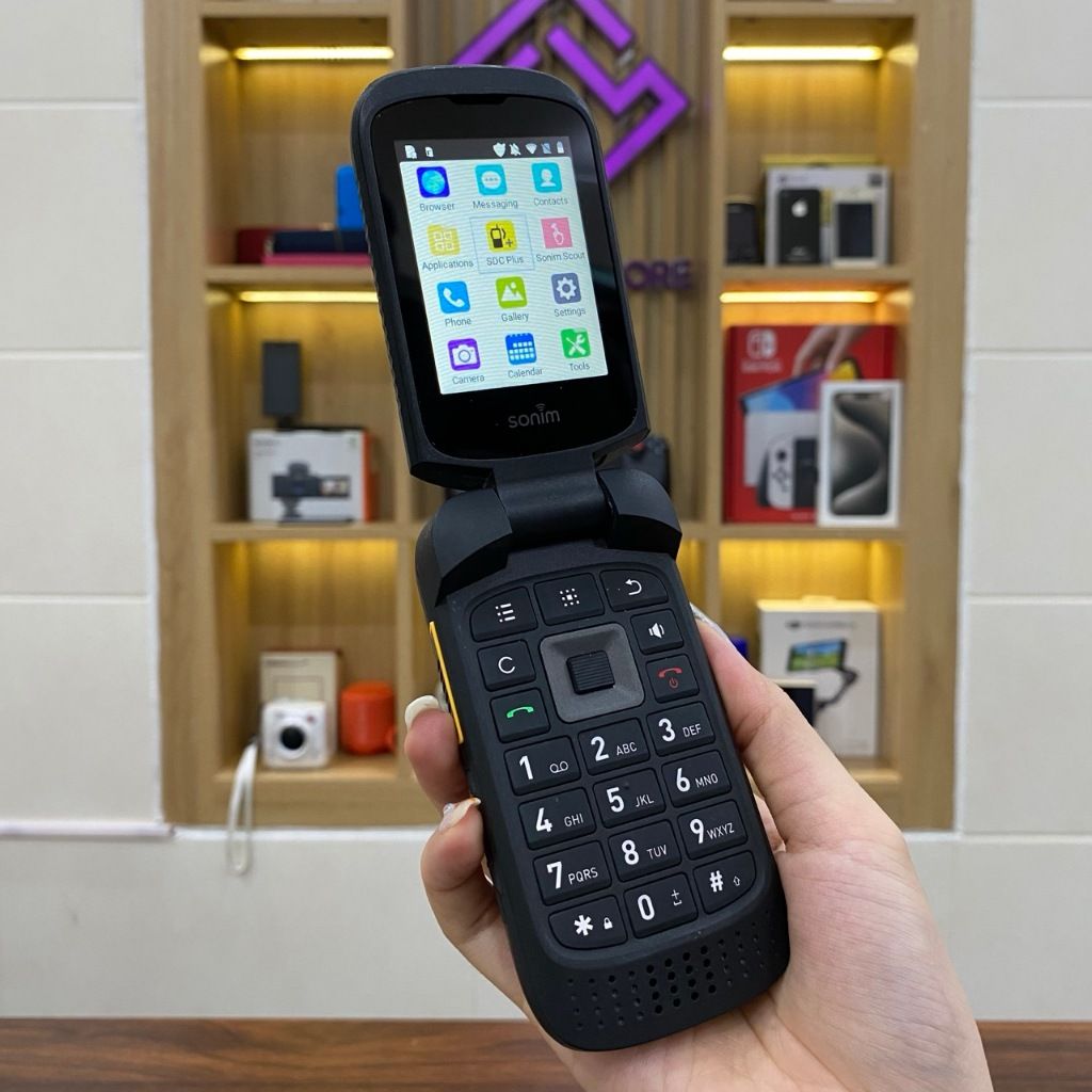 Điện thoại nắp gập Sonim XP3800 siêu bền, chống nước chống va đập