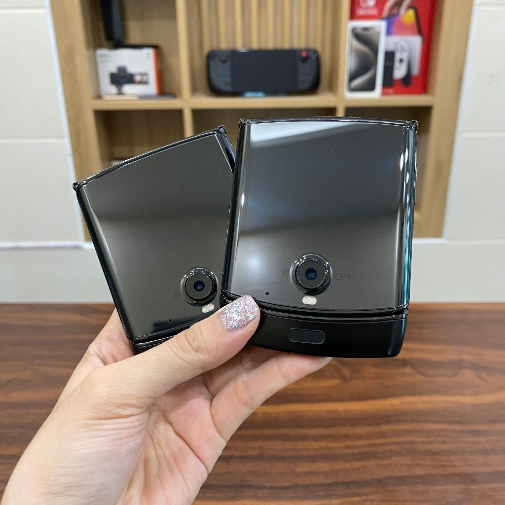 Điện thoại Motorola Razr 2019 XT2000 màn gập P-OLED - Ram 6G 128G dùng eSim