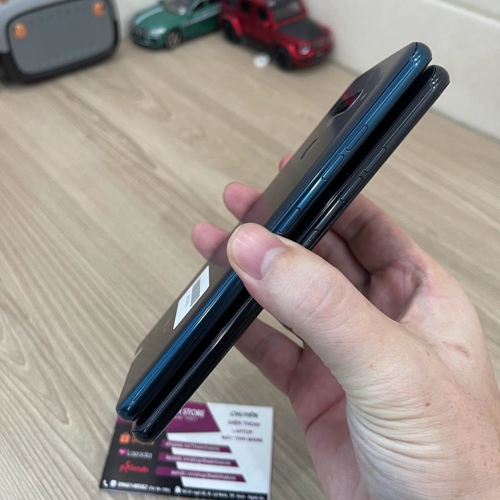 Điện thoại LG V40 ThinQ màn P-OLED 2K - Snap 845 Ram 6G