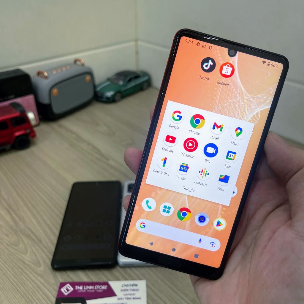 Điện thoại Sharp Aquos Sense 4 màn 5.8 inch - Snap 720G