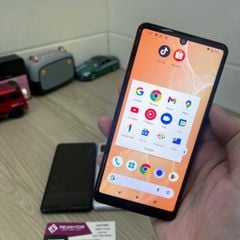 Điện thoại Sharp Aquos Sense 4 màn 5.8 inch - Snap 720G