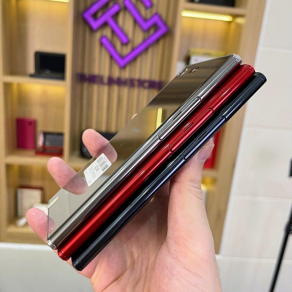 Điện thoại Sony Xperia XZ Premium màn hình 4K - Snap 835 lưng gương