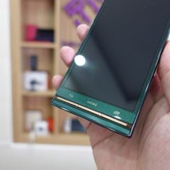 Điện thoại Kyocera Urbano V03 KYV38 màn 5 inch - Snapdragon 430