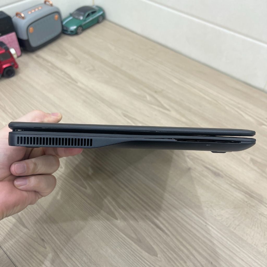 Laptop Dell Latitude E7270 ram 8G SSD 256G - Core i5 6200u Gọn nhẹ thời trang