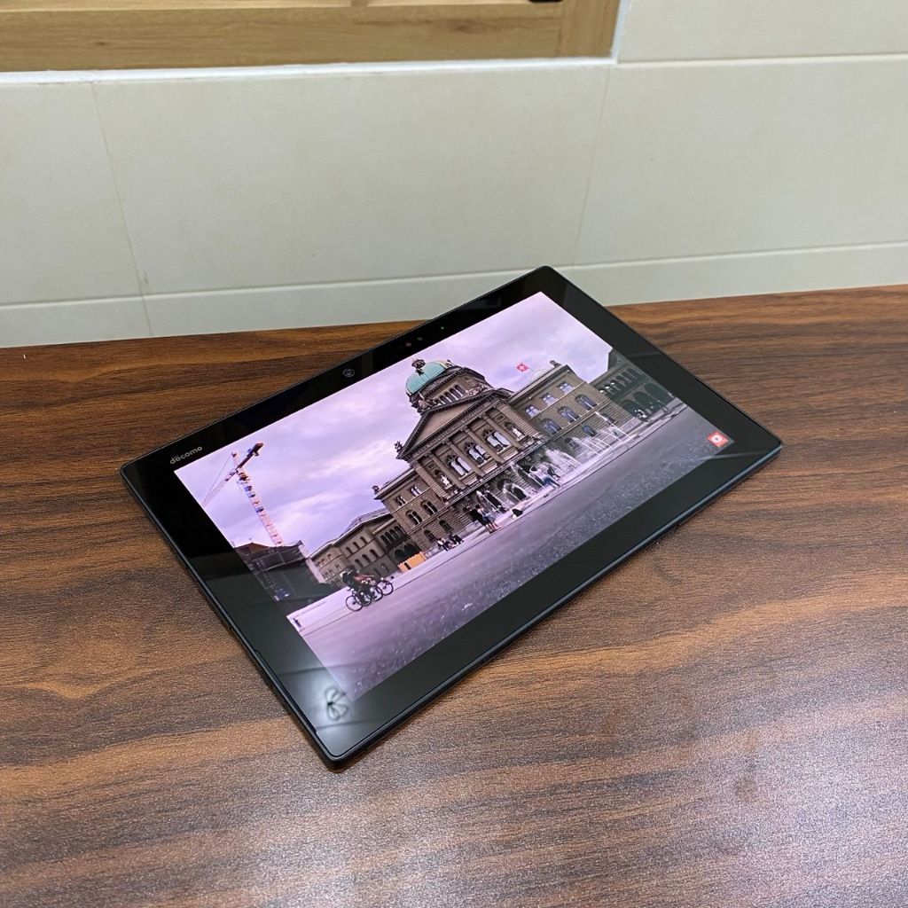 Máy tính bảng Fujitsu ArrowTab F04H màn OLED 2K 10.5 inch Có 4G WIFI - Nhận diện mống mắt IRIS