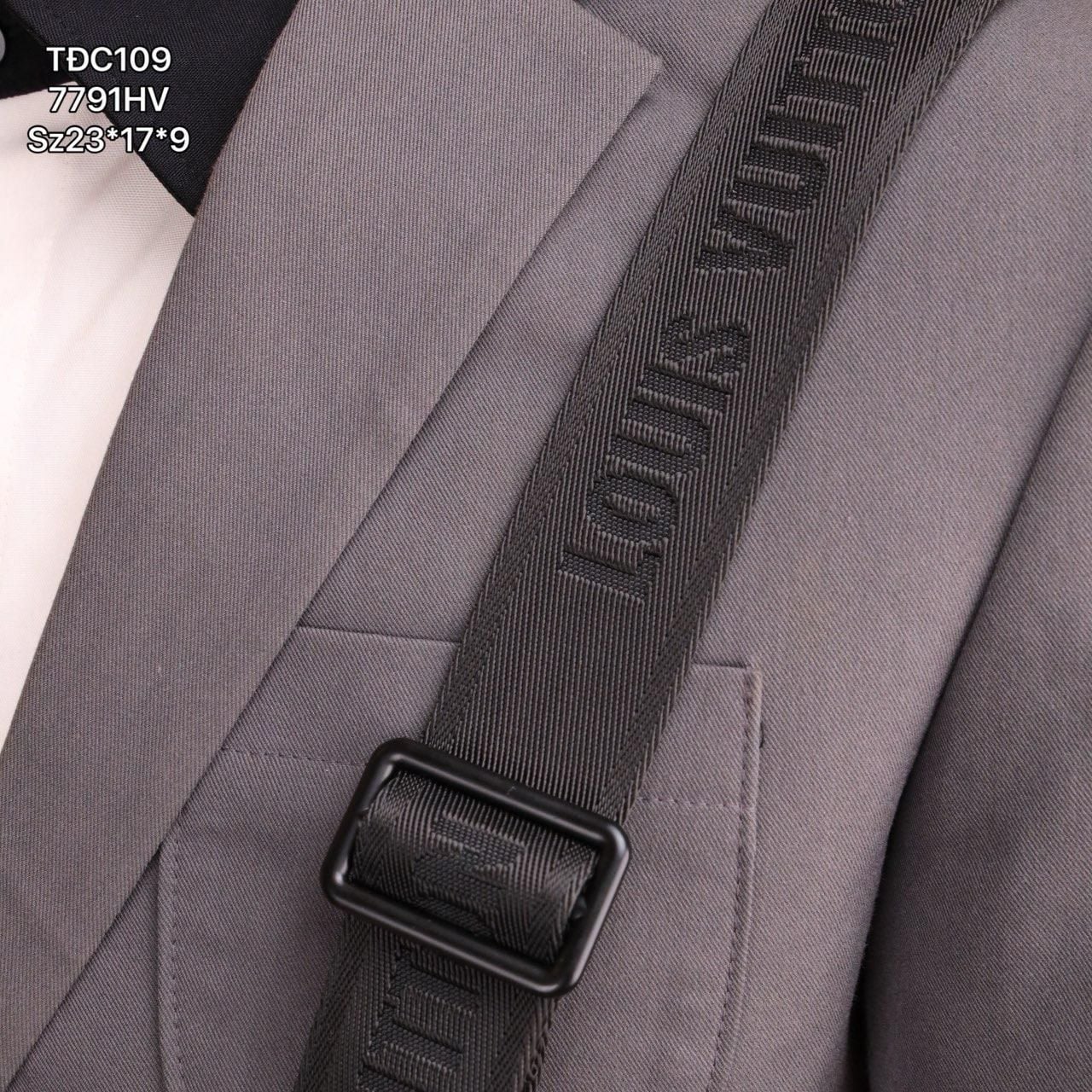 TĐC109 Túi Đeo Chéo Nam Louis Vuitton